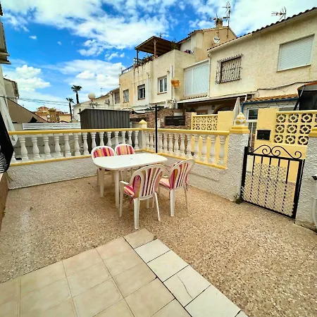 Casa Rocio: Urbanizacion 